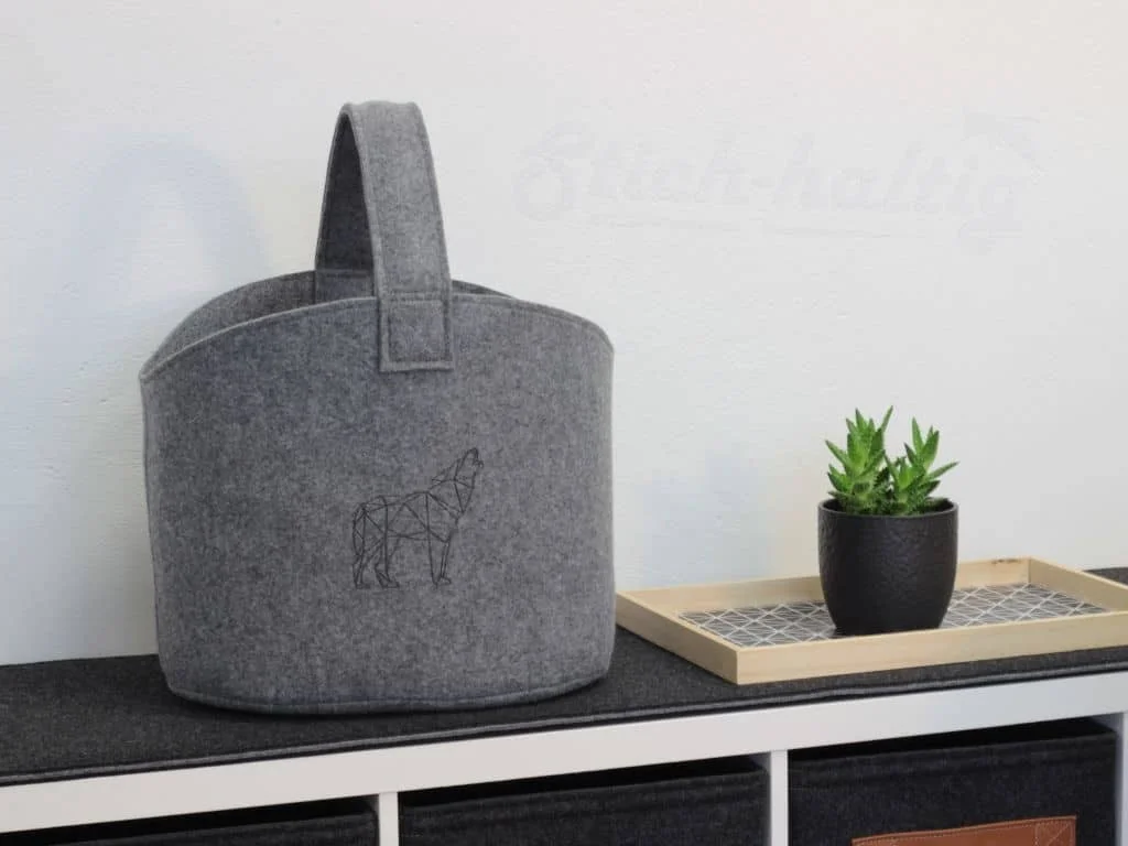Tasche mit Wolf aus Filz