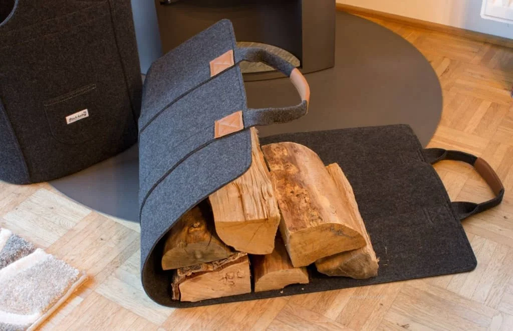 Kaminholztrage aus Filz