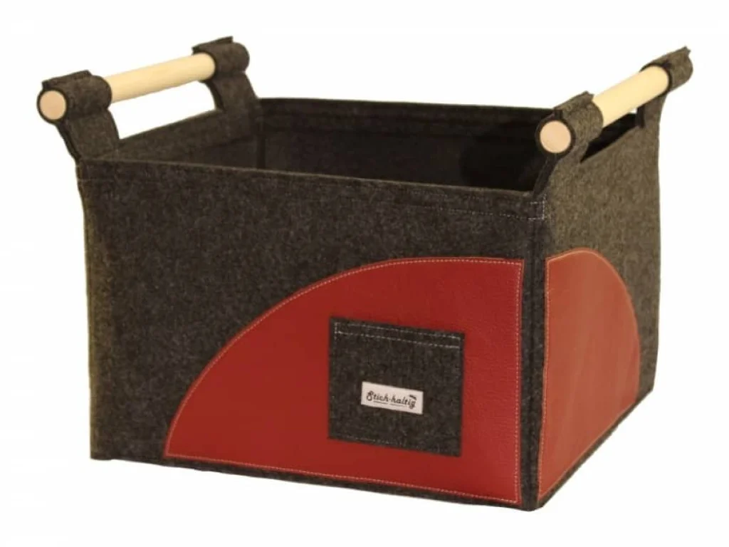 Holzkorb aus Filz und Leder
