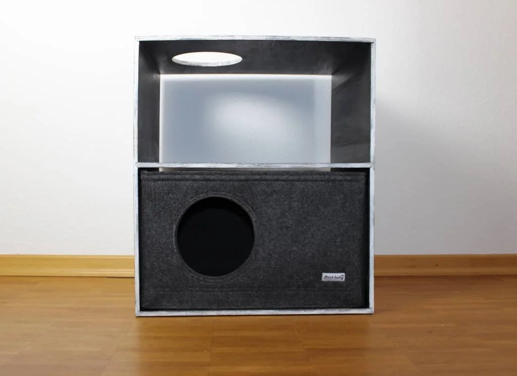 Katzenregal mit Filzbox