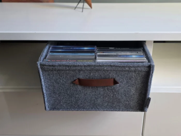 Handgefertigte Filzbox mit Echtledergriffen – stilvolle Ordnung für CDs