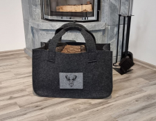 Zusätzliche kleine Tasche für Anzünder oder andere Utensilien, auf der Vorderseite der Filztasche aufgenäht