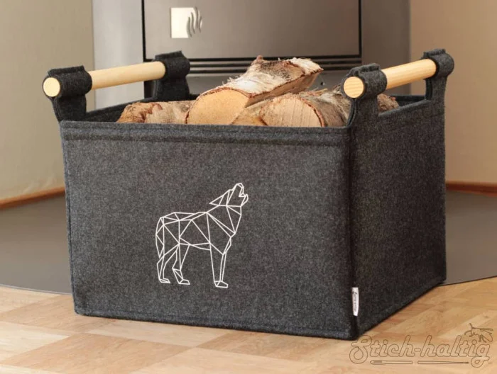 Holzkorb mit Wolf
