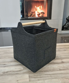 Holzkorb aus Filz mit einem Holzgriff eckig