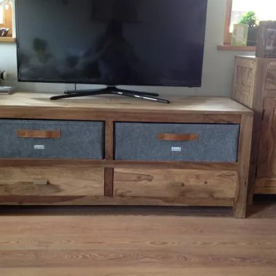 Wohnzimmer Fernsehschrank Mit Filzkoerben